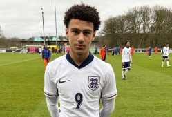 开元棋牌登录入口-都灵在意甲球队关系网中的地位及联盟动态分析